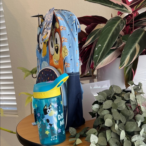 Bluey Back to School Bundle! Backpack and Water Bottle Set NWT - Picture 4 of 9